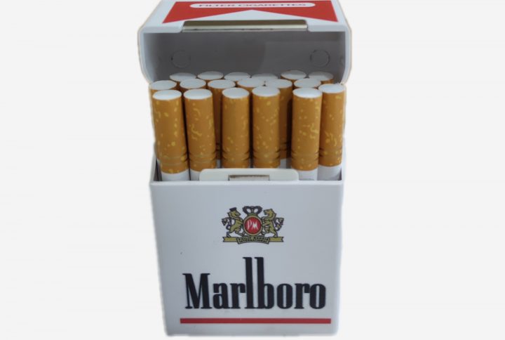 جاسیگاری اهنربایی